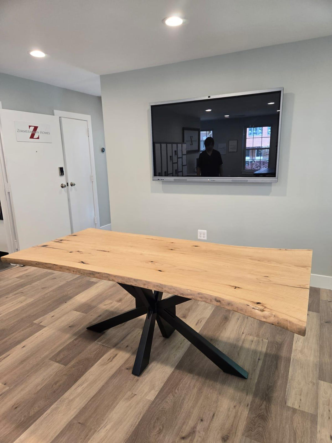 Live edge ash wood rectangular dining table with spider metal base