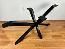 Palm metal base 50" for dining table