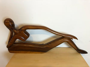 Relaxed abstract wood sculpture