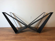 Modern Quatro pedestal base for dining table