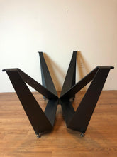 Modern Quatro pedestal base for dining table