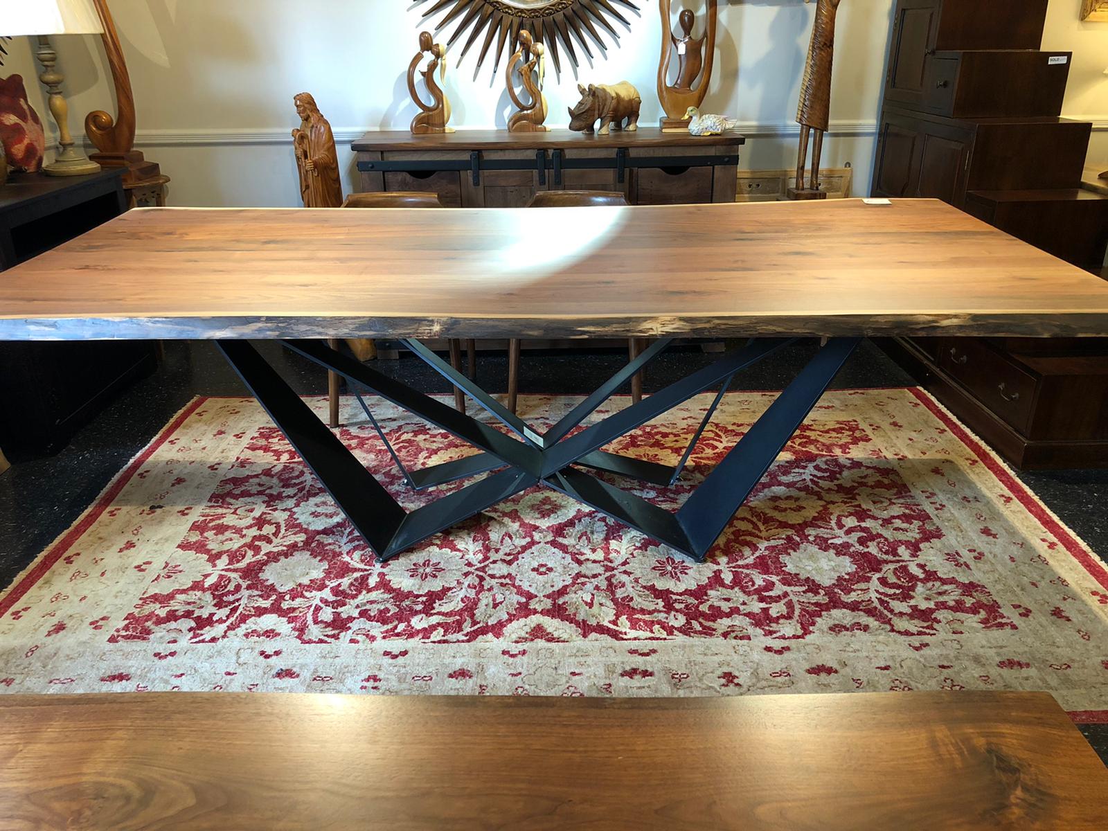 Modern Quatro pedestal base for dining table