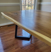 Acacia dining table with V legs