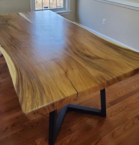 Acacia dining table with V legs