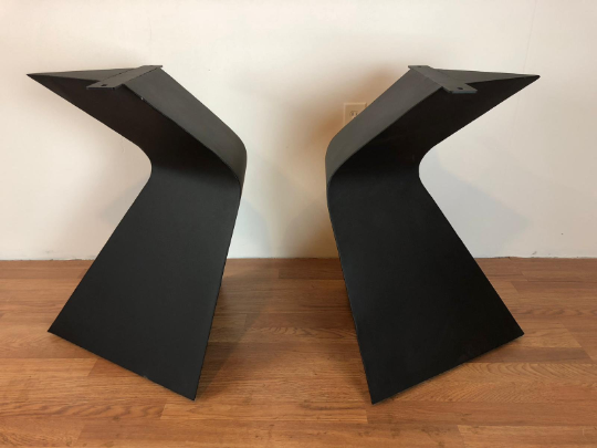 Sailor metal end base / legs for dining table