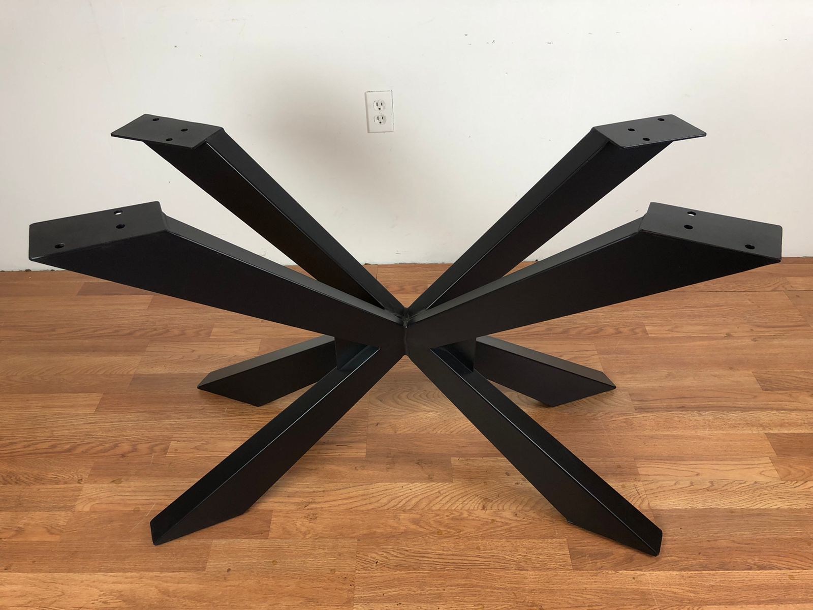 Spider metal base 46x20x28 inches for dining table